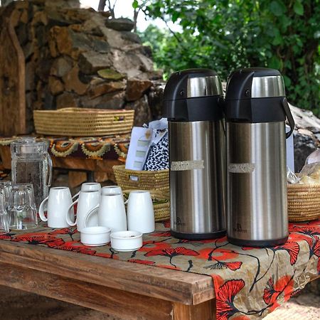 Dolly Farm & River Camp, Luxury Tents Usa River Exteriör bild