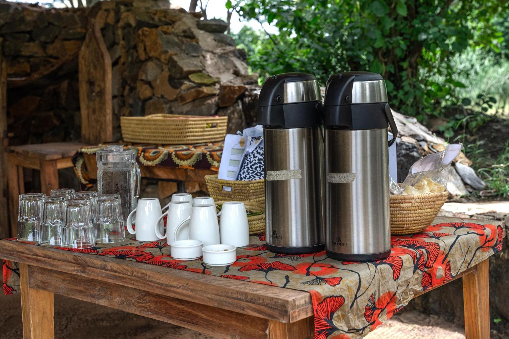 Dolly Farm & River Camp, Luxury Tents Usa River Exteriör bild