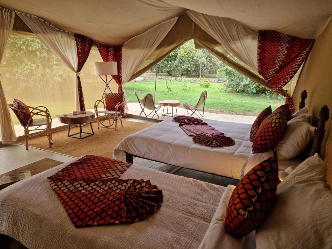 Dolly Farm & River Camp, Luxury Tents Usa River Exteriör bild