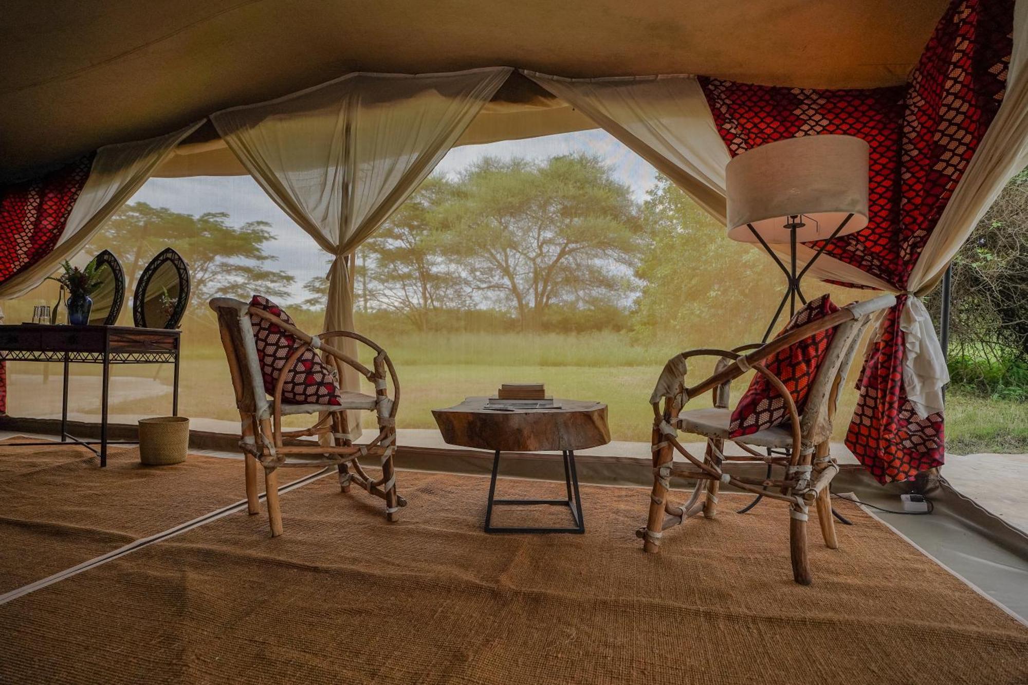 Dolly Farm & River Camp, Luxury Tents Usa River Exteriör bild